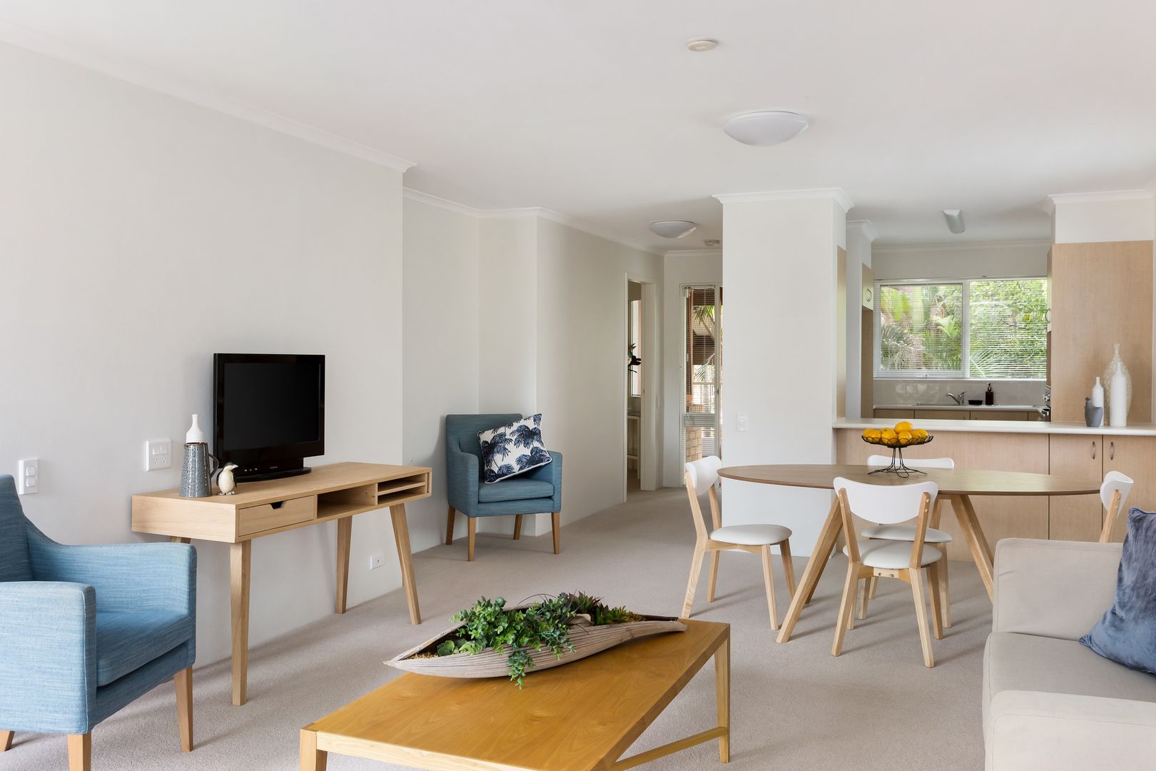 Modern Refurbished 2 Bedroom Unit with Balcony and Garden Views