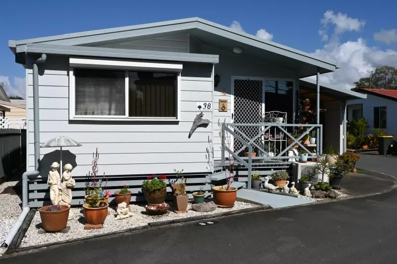 The Palms Village - Over 55's pet friendly Lifestyle Village