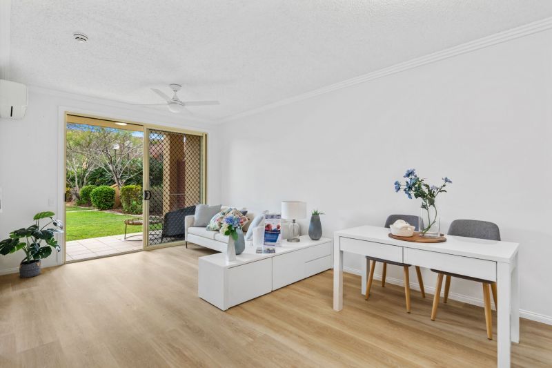 1-bedroom relaxed living surrounded by greenery