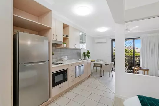 North-facing ground floor studio apartment with ocean view