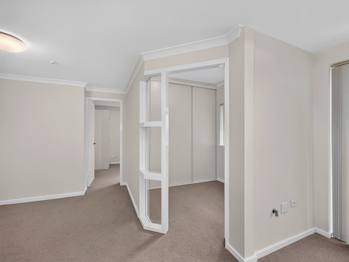 Stylish 1 Bedroom + Study Apartment in the Heart of Moline Village, Karrinyup