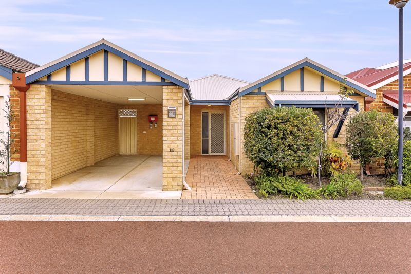 ARCADIA WATERS MADDINGTON - Light & Bright, Ready to Move In...