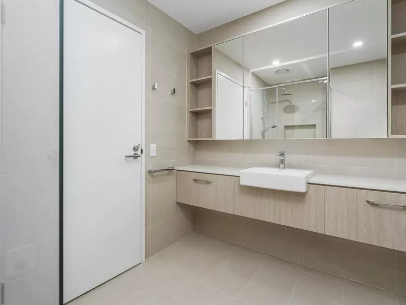 Luxury 'Falcon Design' with Spectacular Bushland Views