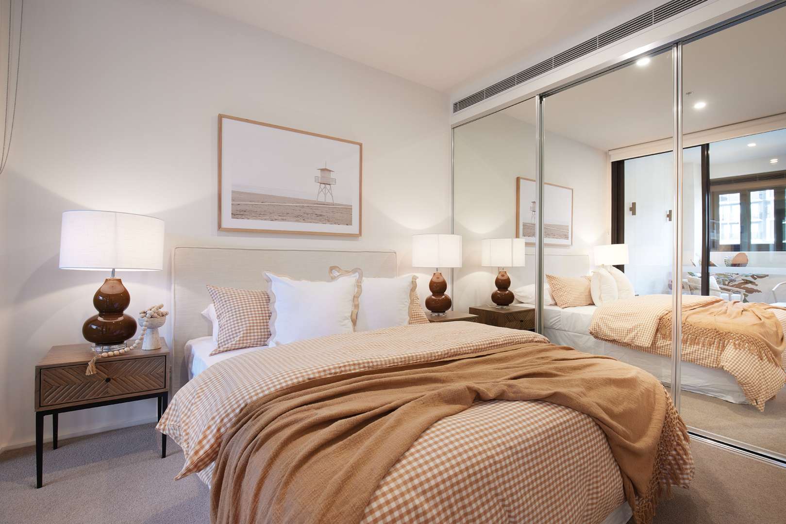 Apt 105 - Architecturally Designed Apartment with Winter Garden & Light-Filled Living