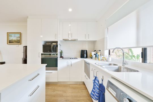 Beautifully renovated villa with conservatory and garden views