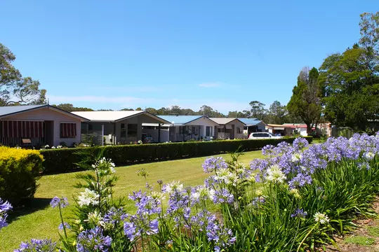 Teraglin Lakeshore Over 50s living Chain Valley Bay