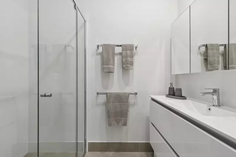 Corner Unit with Courtyard and Vaulted Ceilings