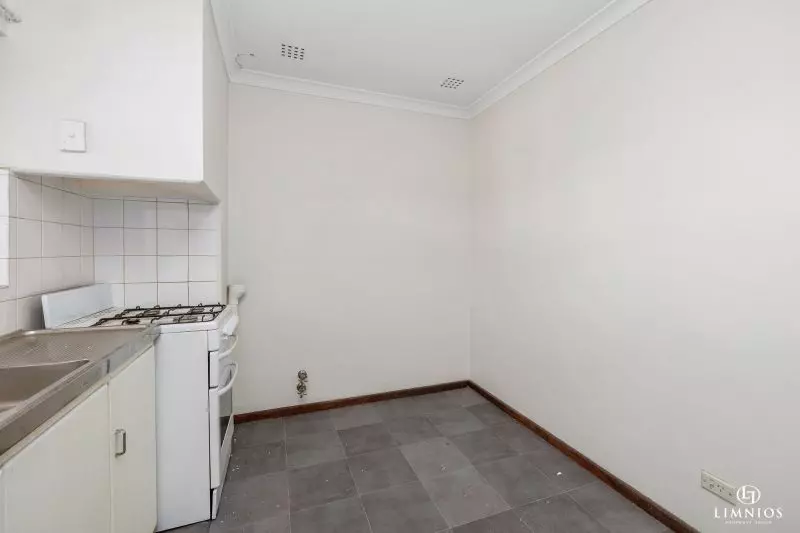 Scenic Hilltop Apartment