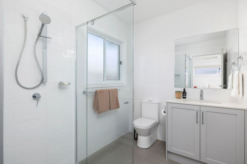 Elegant Modern Living in a Peaceful Location