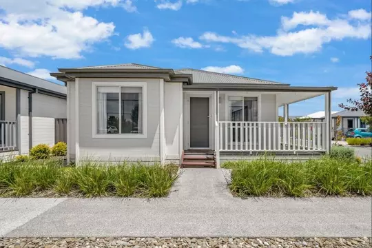 Spacious home within Avington