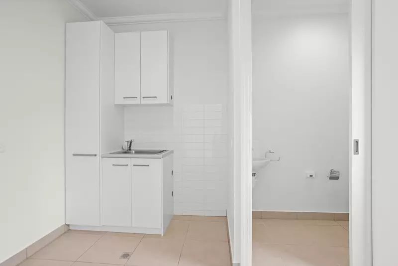 Bright North-Facing Villa with Courtyard