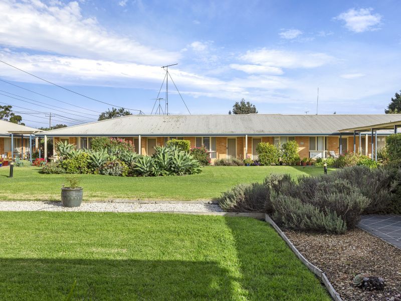 Single Self-Catered Unit – Rent in Seniors Community