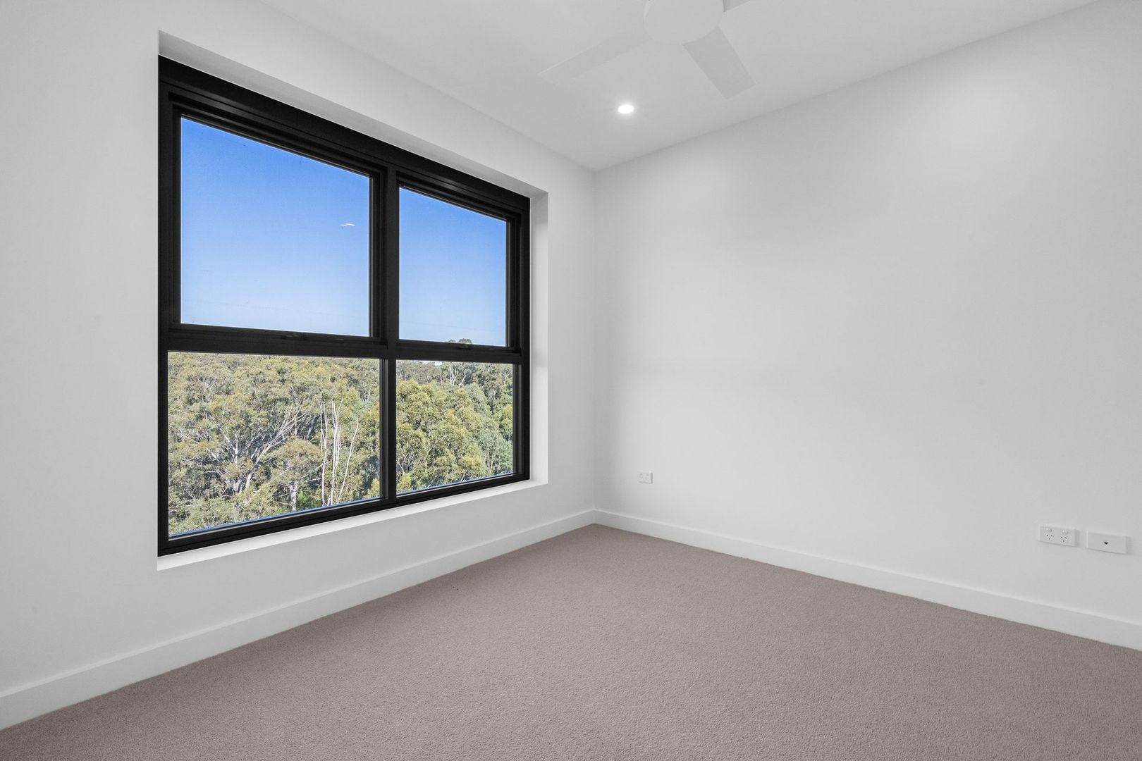 Expansive Apartment with large balcony