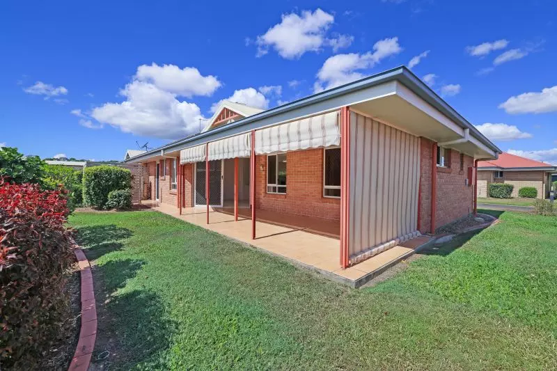 A Connected Lifestyle in a Quiet Village Pocket