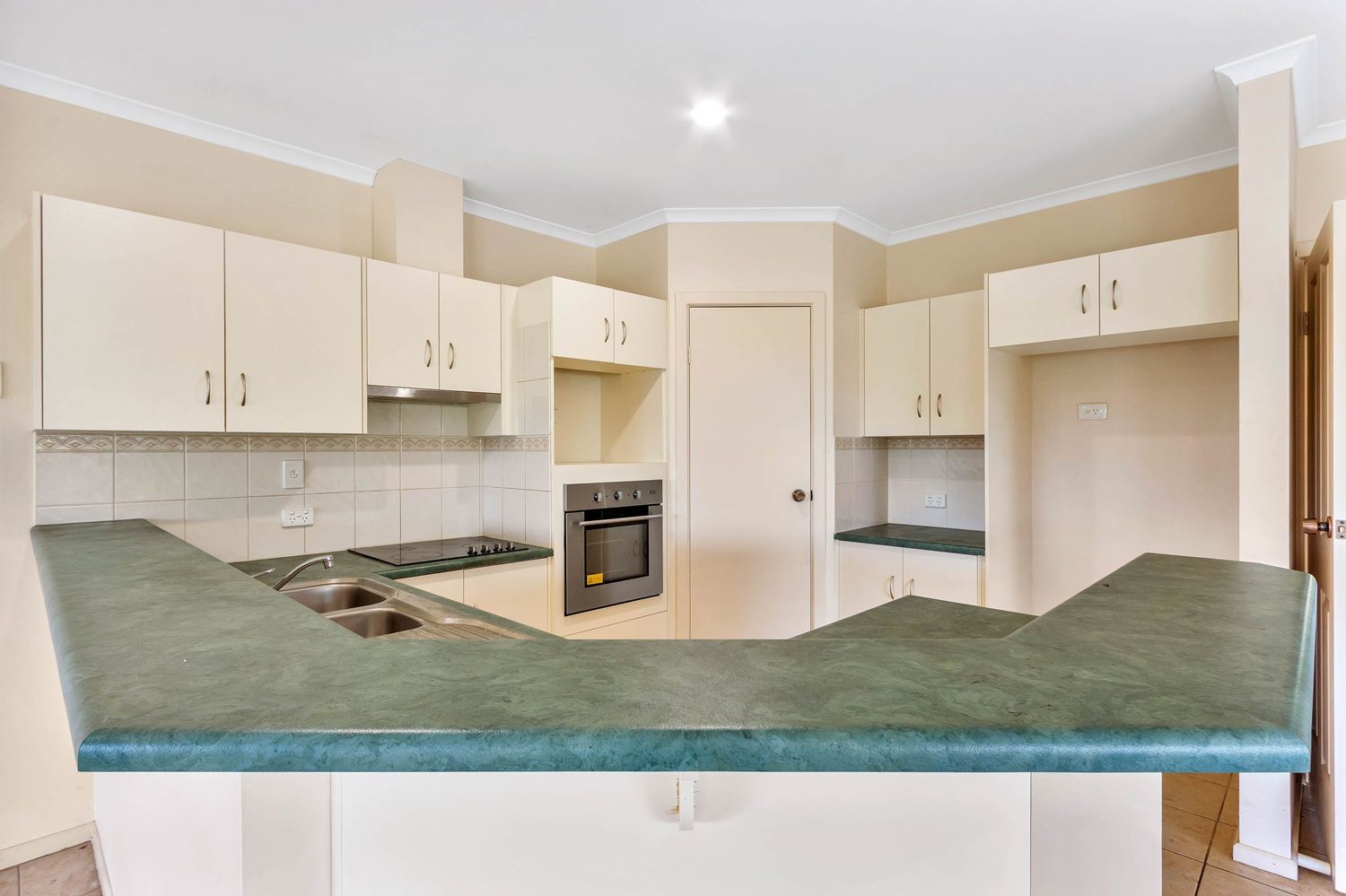Three Bedroom Unit in Attractive Village