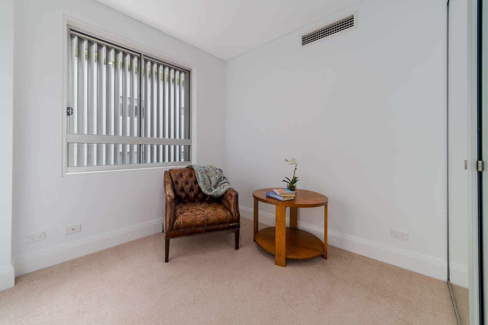 Elevated North-Facing 3 bedroom 2 Bathroom Apartment at The Woniora
