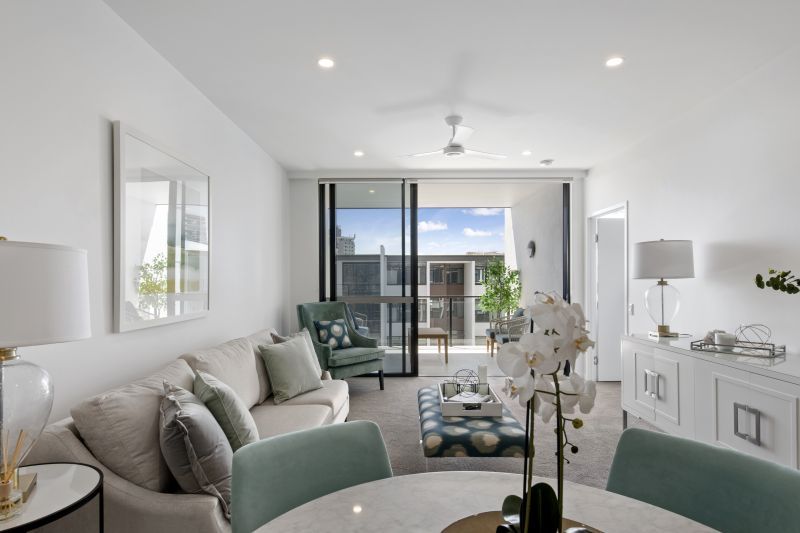 Top-Floor Coastal Retirement in the Heart of Maroochydore