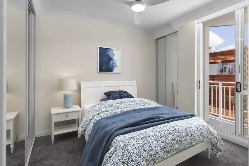 Newly renovated one bedroom serviced apartment with separate bedroom and ensuite plus kitchenette and terrace next to the pool area.