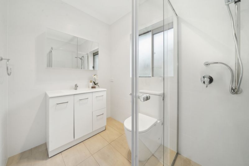 Light & bright one-bedroom unit