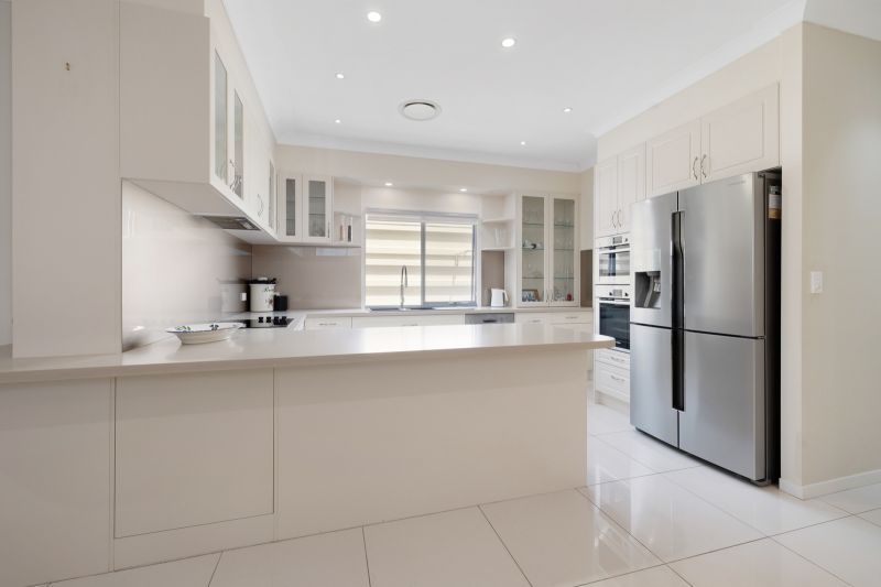 Sophisticated Living – Luxury Three-Bedroom Residence