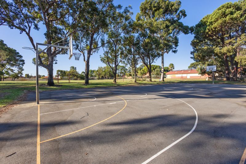 Spacious, Modern & Unparalleled Location!!