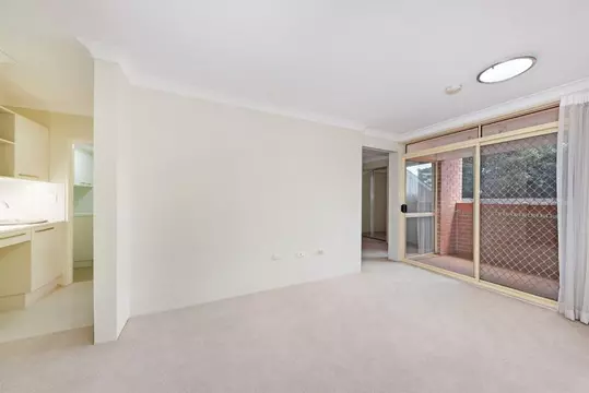 Beautifully renovated 1 bedder with a North facing balcony and complete privacy