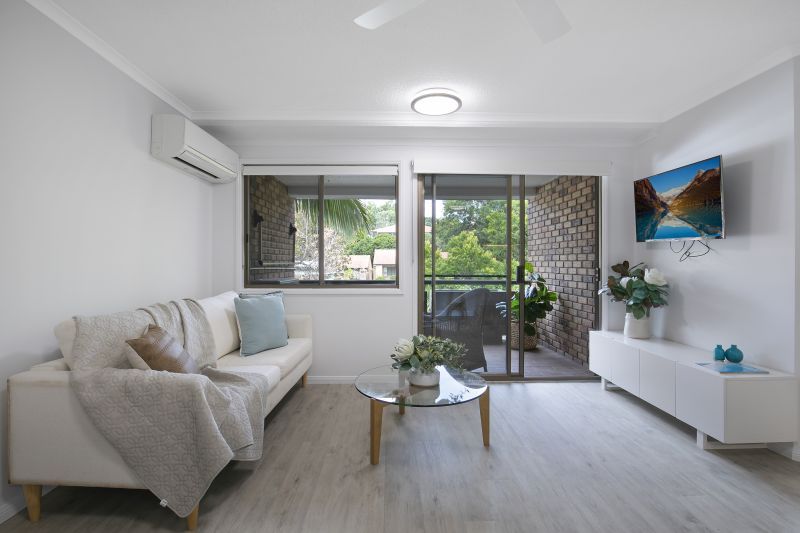 Large, modern one-bedroom apartment - available now