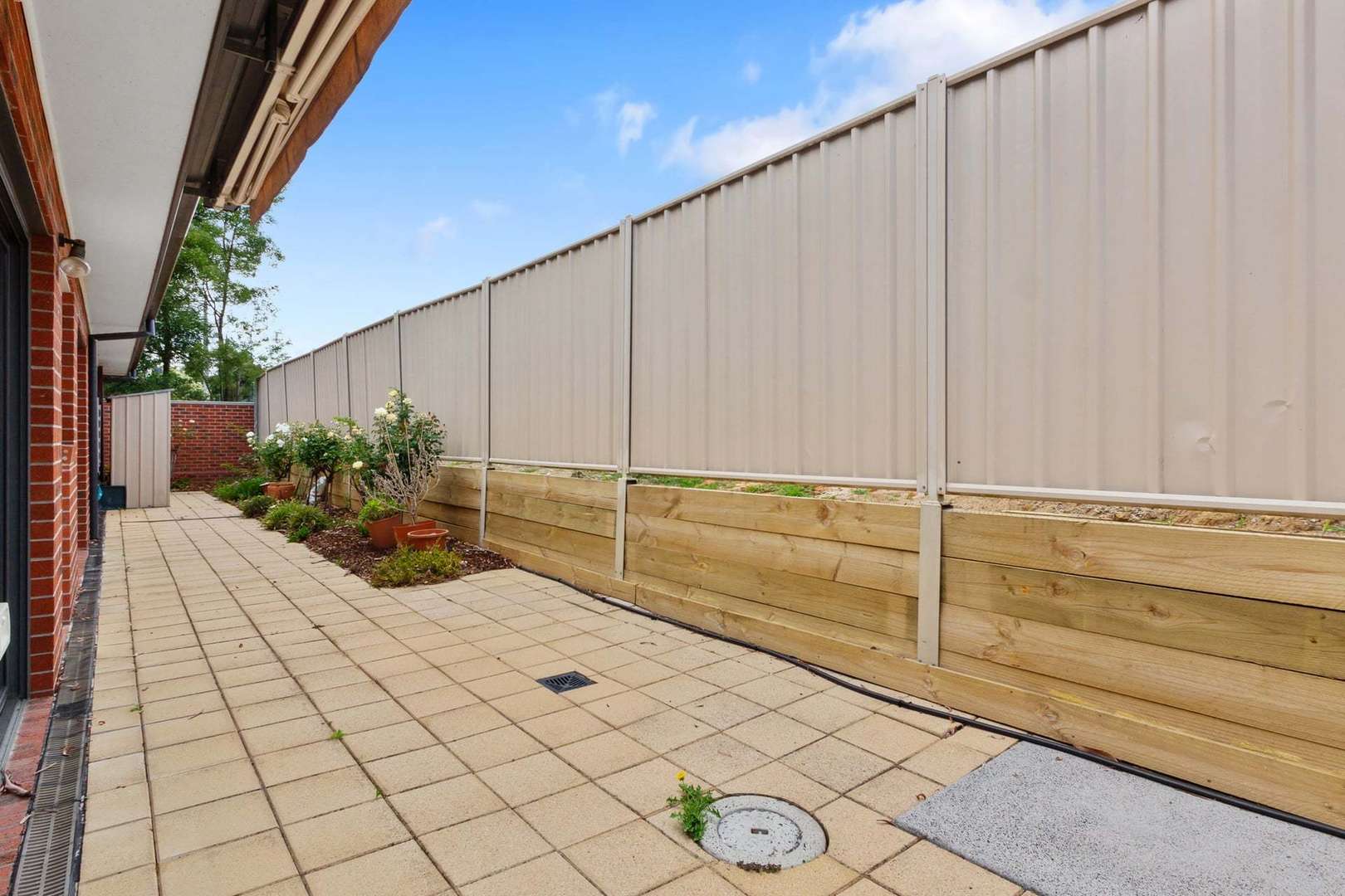 Looking for the space of a house, with a garden to match?