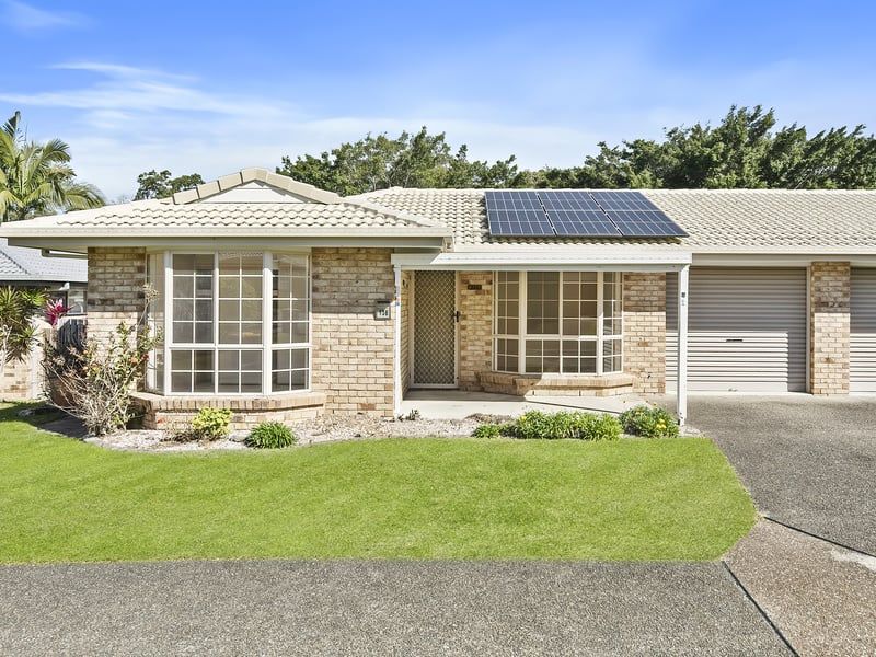 Refreshed Villa with Two Living Areas Near Community Hub