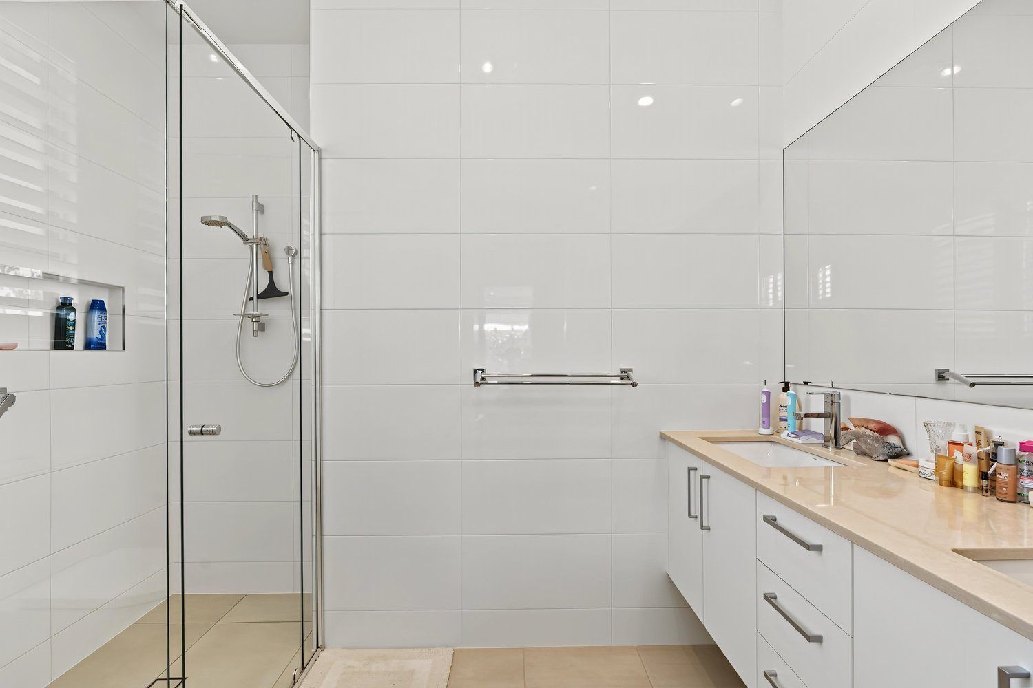 Modern Living, Prime Position