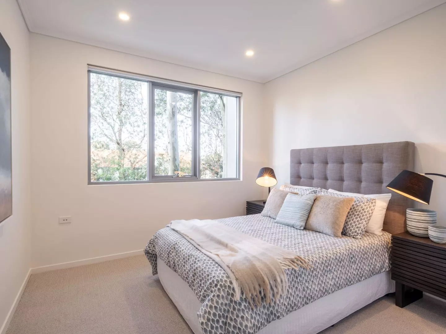 Luxury 2 bedroom plus study, 2 bathroom 