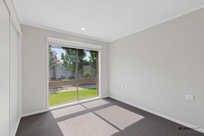 Fully Renovated Light filled 2-Bedroom Unit