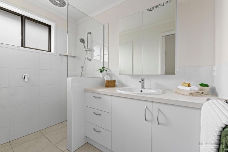 Stunning 2 bed unit with Garden Views