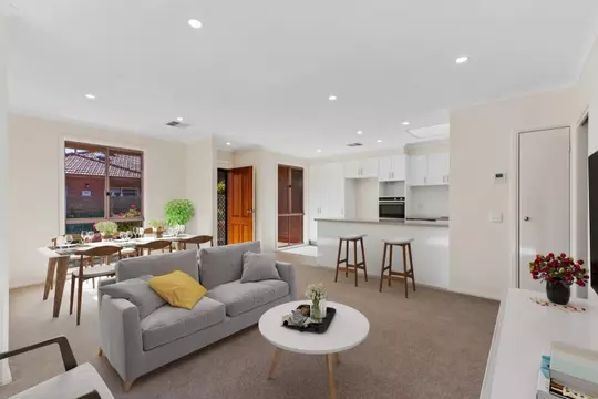 Lovely 2-bedroom villa with beautiful, landscaped gardens