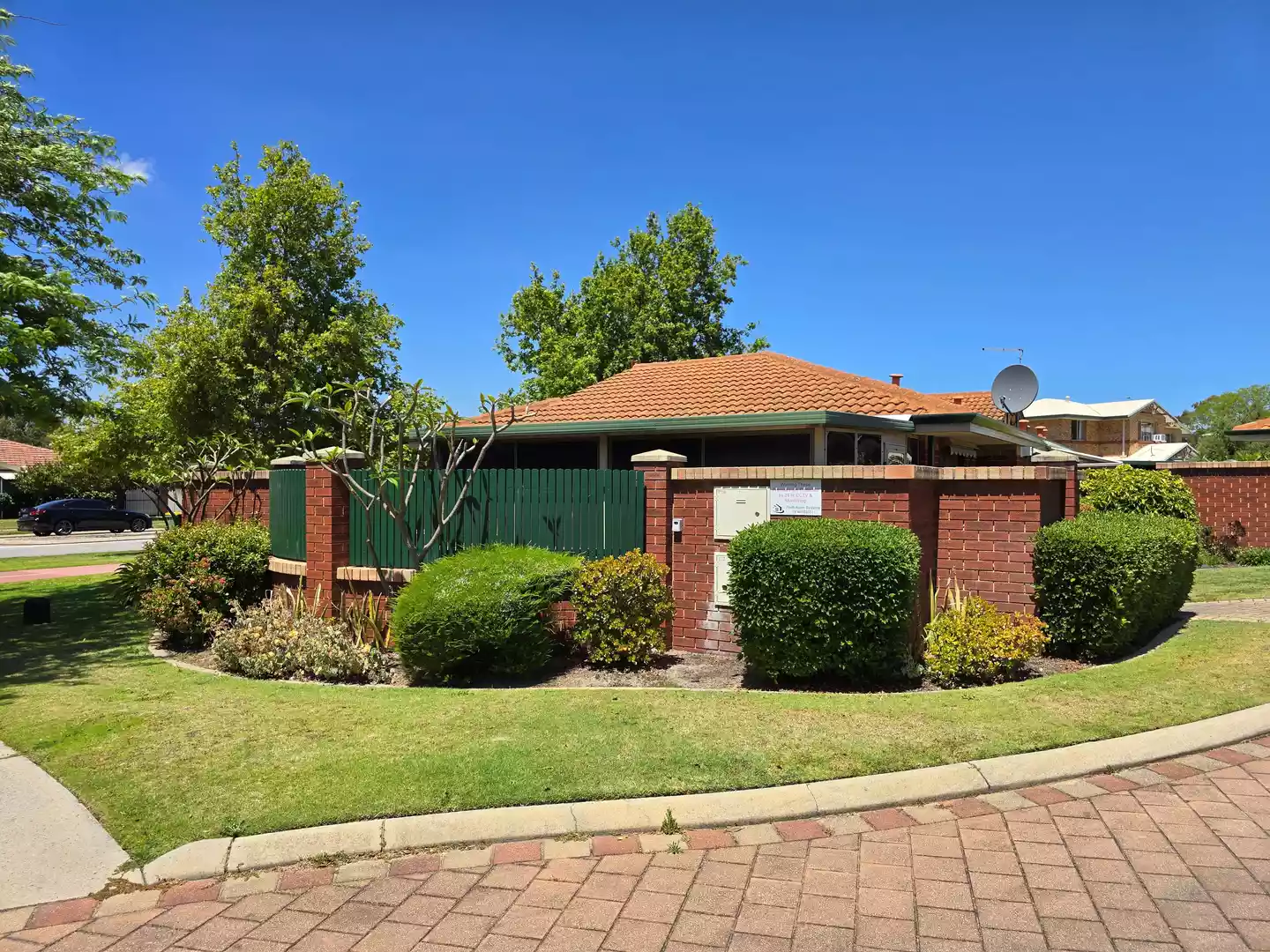 Under Offer! Just Listed! 2 Bedroom, 1 Bathroom Retirement Villa in Bentley