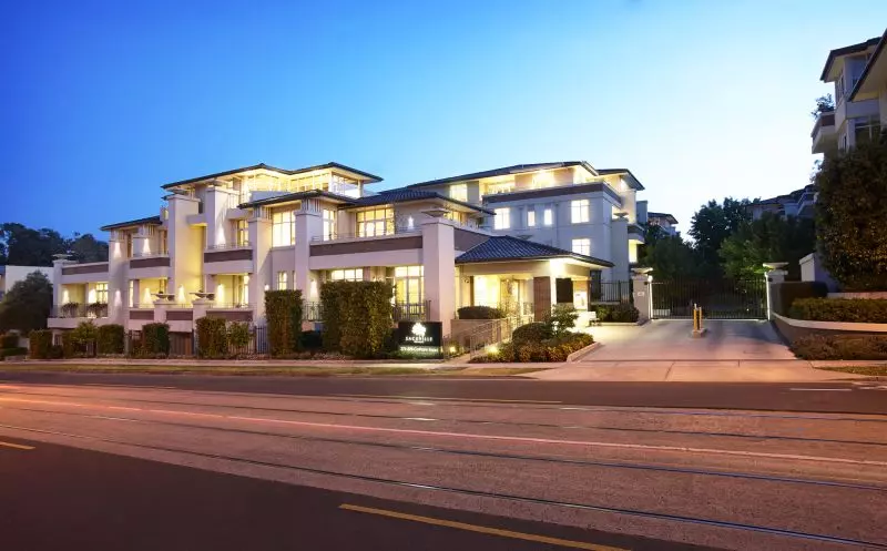 Elevated living in the heart of Kew