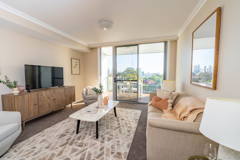 Blending Relaxation & Sophistication with city views to match!