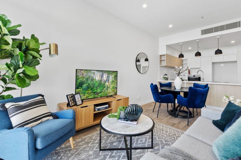 Light-filled one-bedroom apartment