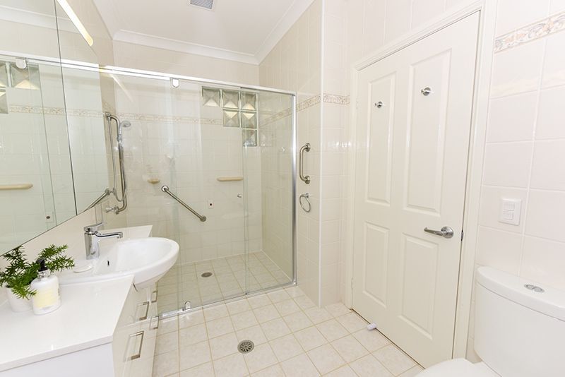 Spacious and fully serviced one-bedroom apartment with a north facing balcony