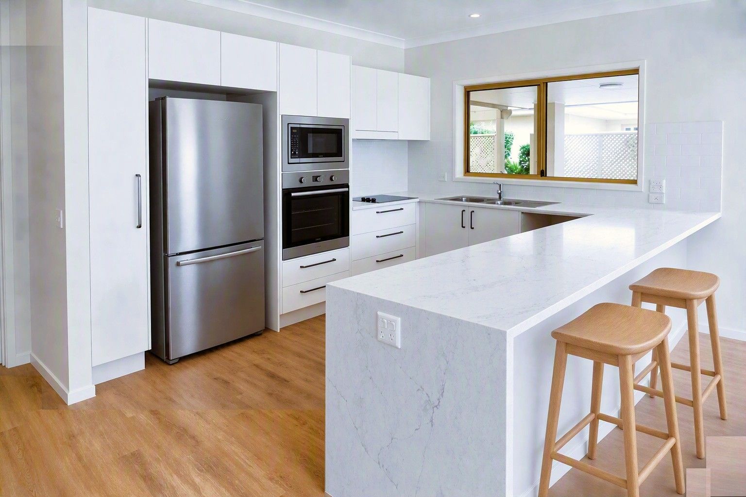 Spacious and Refurbished 3 Bedroom Home - Sovereign Home 160