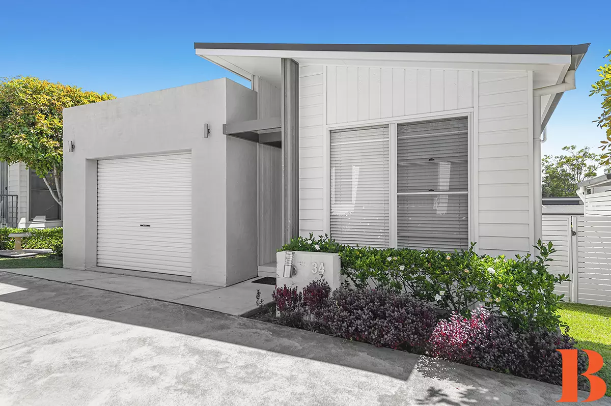 DEPOSIT TAKEN / UNDER CONTRACT - Gated Community - Minutes walk to Pool, Community Centre and Shopping