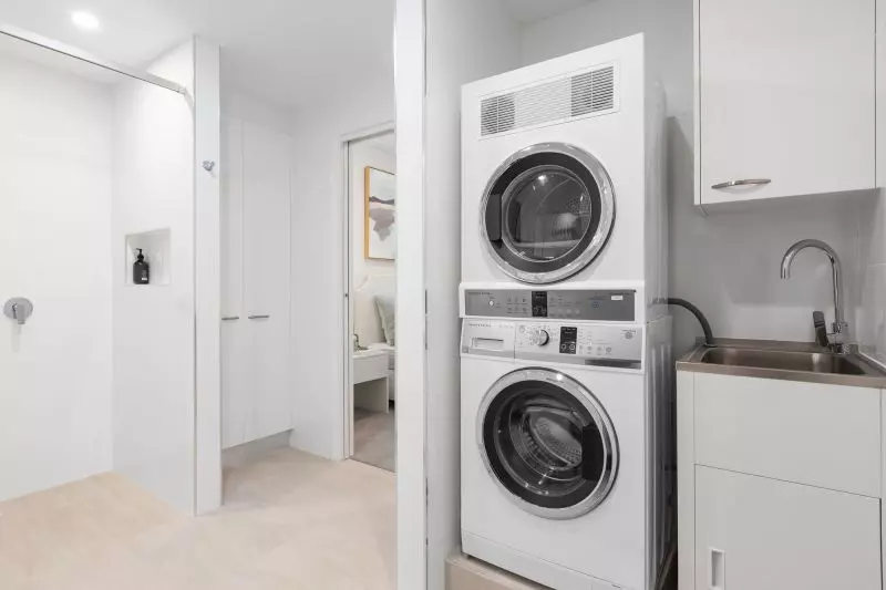 Delightful east-facing, spacious ground-floor one-bedroom apartment