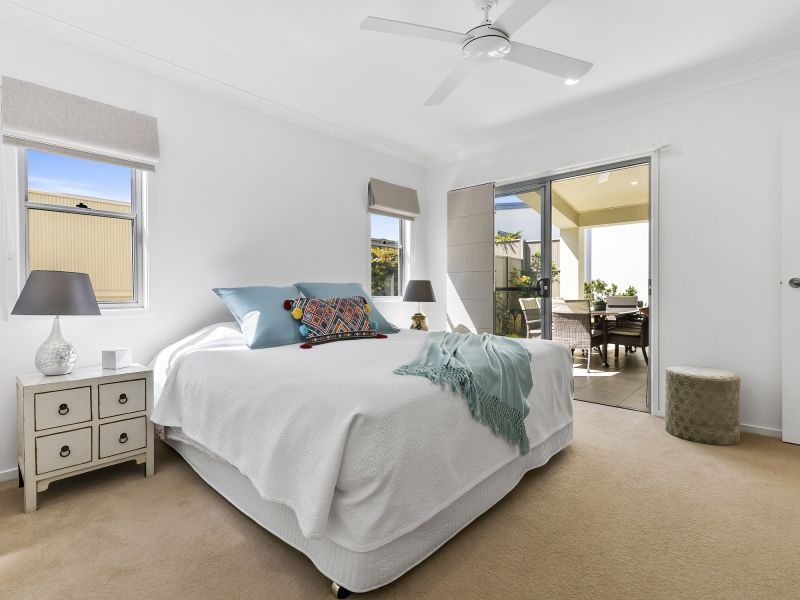 Stunning Three-Bedroom Residence- Full of Natural Light and Modern Inclusions!