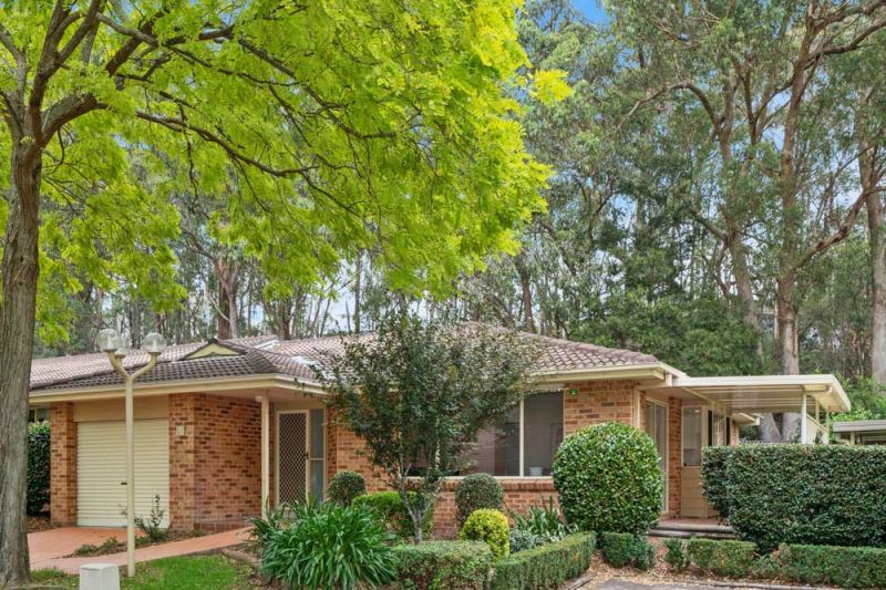Fully Refurbished Stunning Villa Overlooking The Parklands.