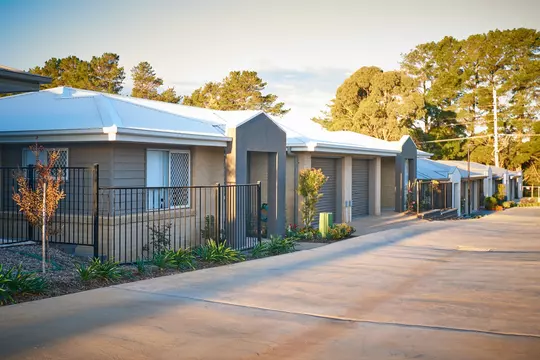 Villa 41| 2 bed + 1 bath + Powder - Oak Tree Retirement Village Orange