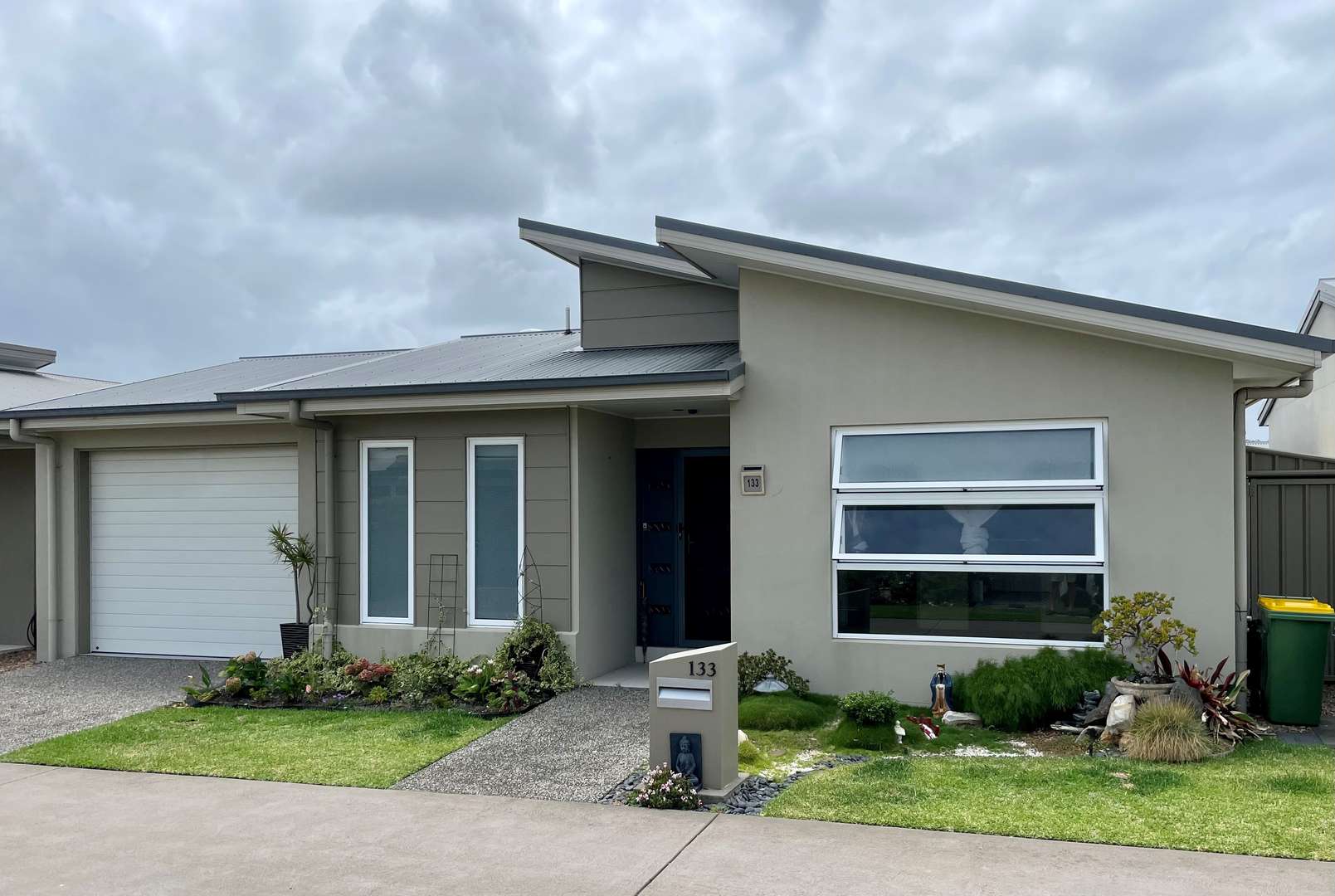 Palm Lake Resort Fern Bay - Close to all amenities