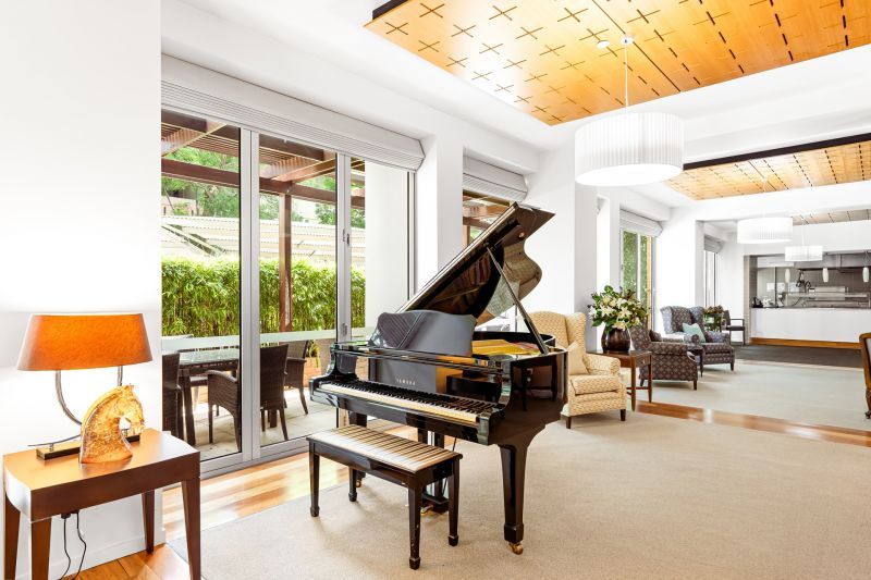 Airy top-floor apartment with stunning north-east views