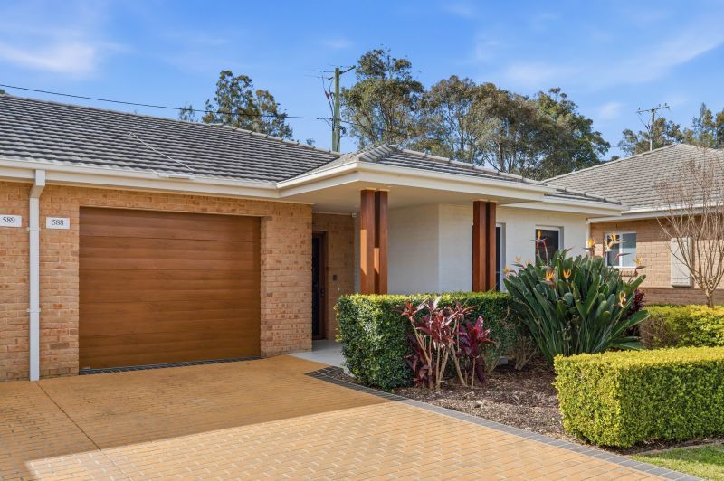 Centrally located villa with easy walk to all village facilities.