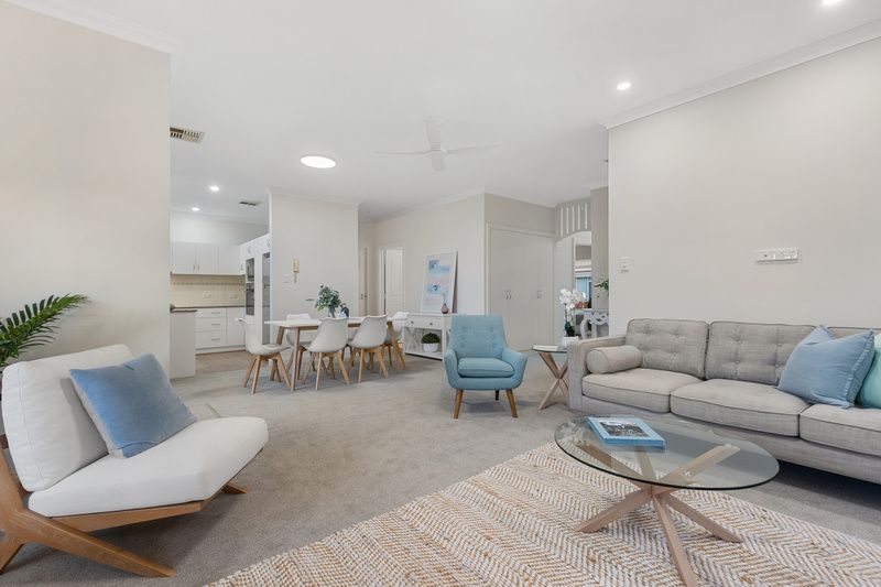 Delightful Villa with Sunny Garden and Short Stroll to the Beach