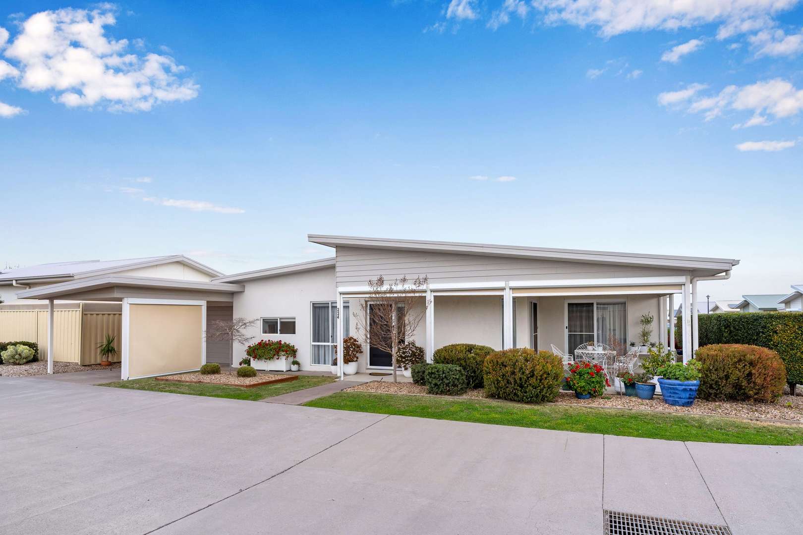 HOME 224 PALM LAKE RESORT TRUGANINA